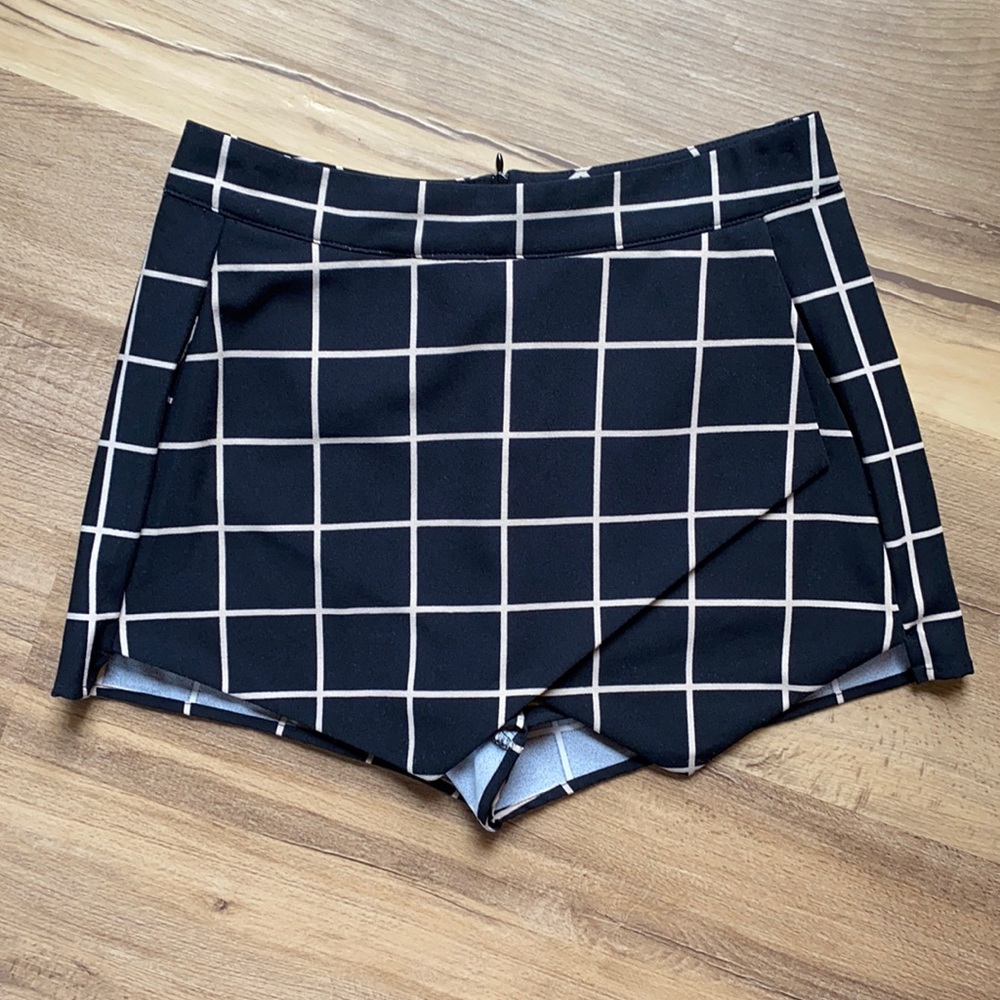 Black Boutique skirt skort Size Small